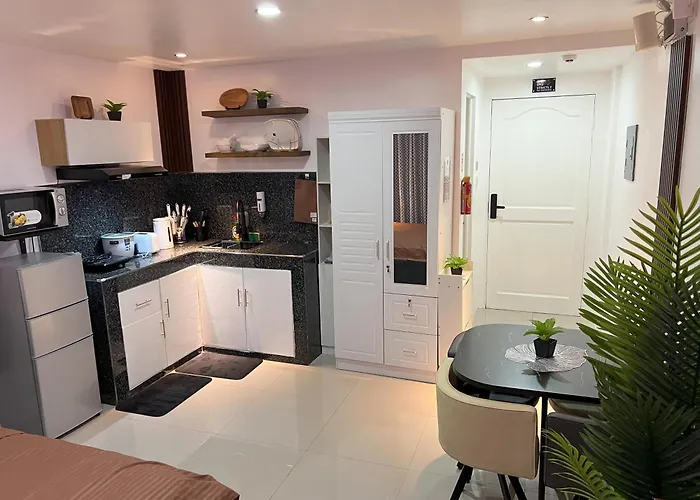 Modern Near Lrt, Moa & Star In Pasay Apartment