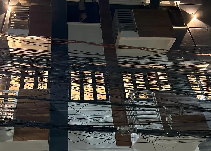 Modern Near Lrt, Moa & Star In Pasay